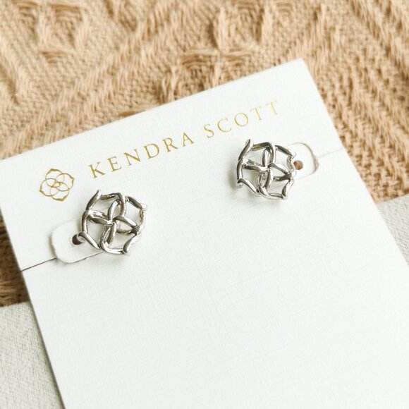 Kendra Scott - Kelly Stud Earrings Silver - Picture 2 of 4